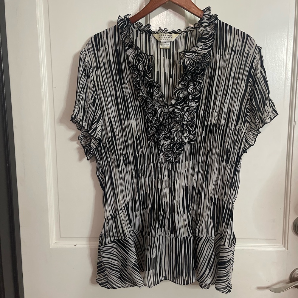 Allison Taylor Women’s Black White Abstract Print Notch Neck Ruffles Blouse - Picture 4 of 8